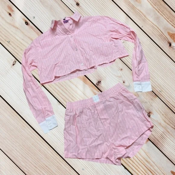 NWT Edikted XS pinstriped cropped button down & shorts set - Picture 2 of 15